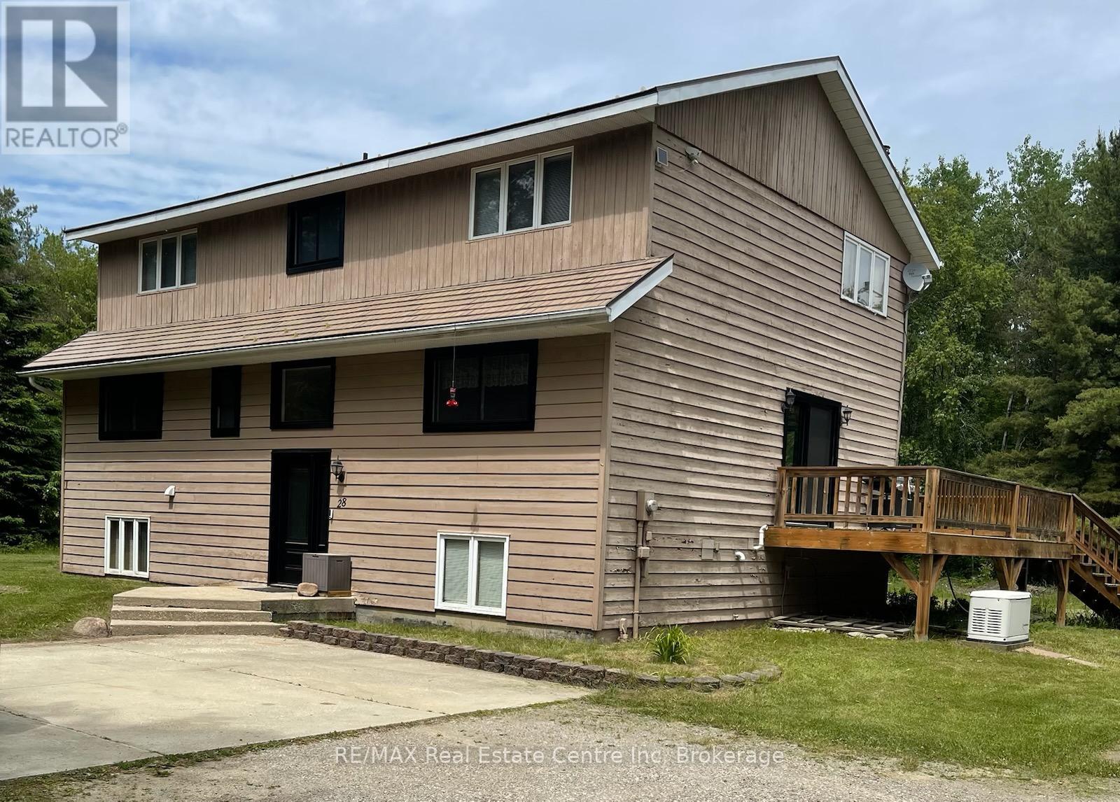 28 Pinegrove Crescent, Adjala-Tosorontio, Ontario  L0M 1M0 - Photo 1 - N12220492