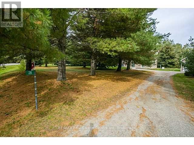 28 Pinegrove Crescent, Adjala-Tosorontio, Ontario  L0M 1M0 - Photo 11 - N12220492