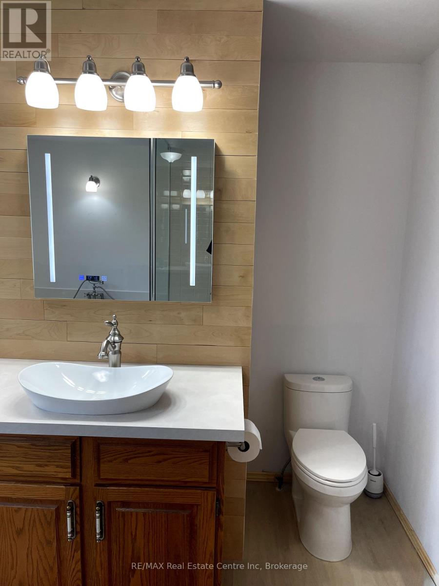 28 Pinegrove Crescent, Adjala-Tosorontio, Ontario  L0M 1M0 - Photo 18 - N12220492