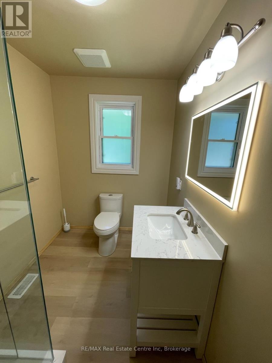 28 Pinegrove Crescent, Adjala-Tosorontio, Ontario  L0M 1M0 - Photo 10 - N12220492