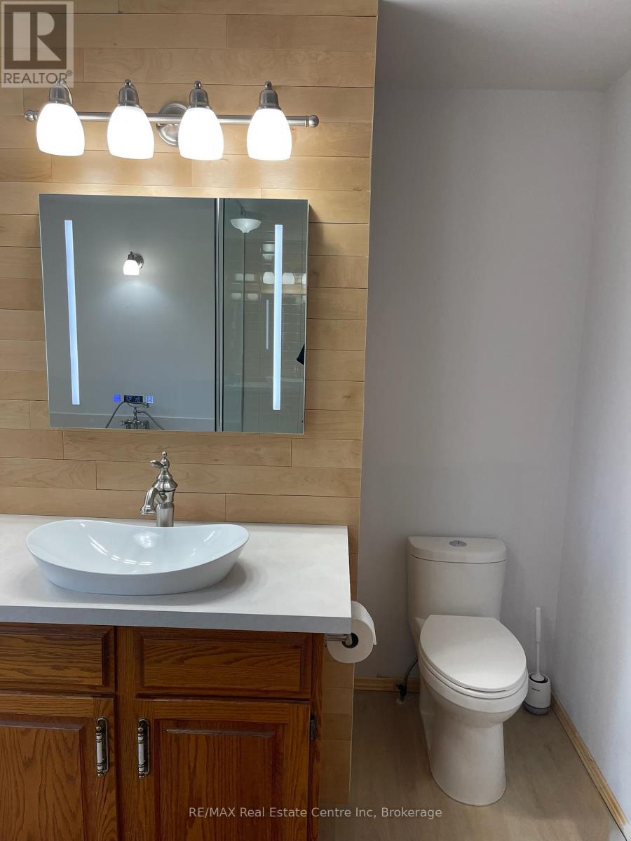 28 Pinegrove Crescent, Adjala-Tosorontio, Ontario  L0M 1M0 - Photo 7 - N12220492