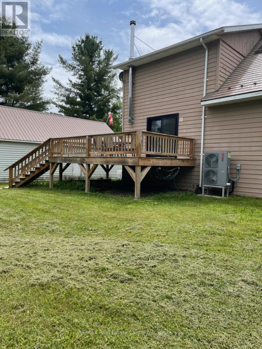 28 Pinegrove Crescent, Adjala-Tosorontio, Ontario  L0M 1M0 - Photo 3 - N12220492