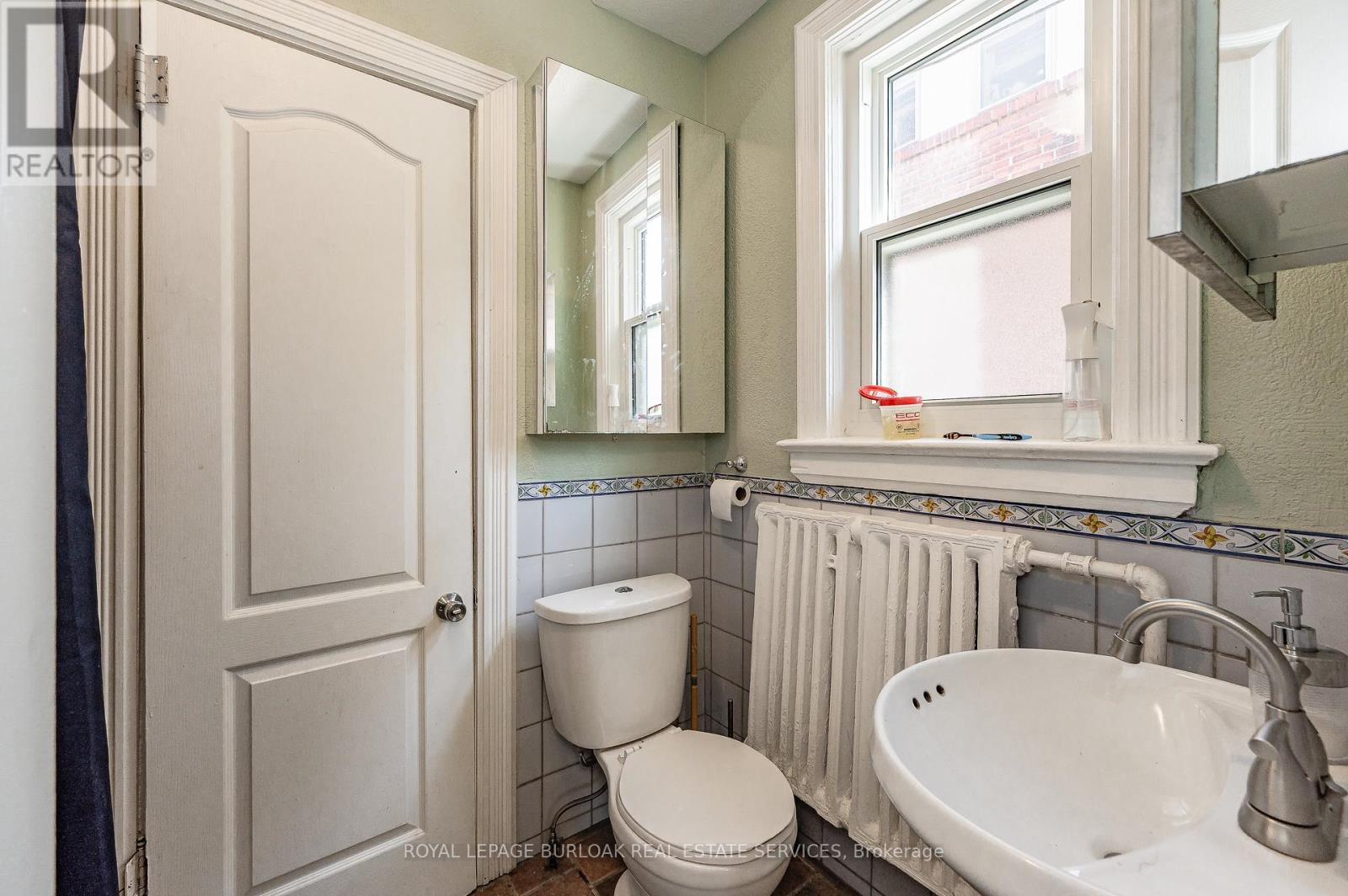 527 Kingston Road, Toronto (The Beaches), Ontario  M4L 1V5 - Photo 18 - E12223728