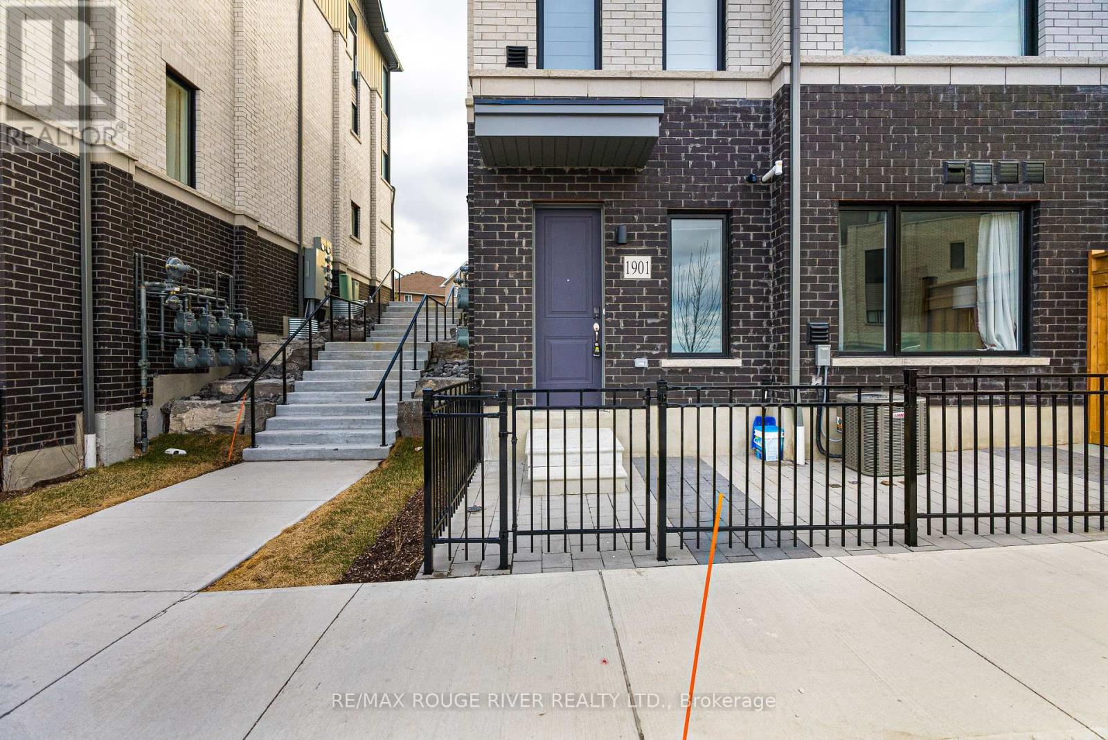 Property at 1901 - 160 DENSMORE ROAD image 5