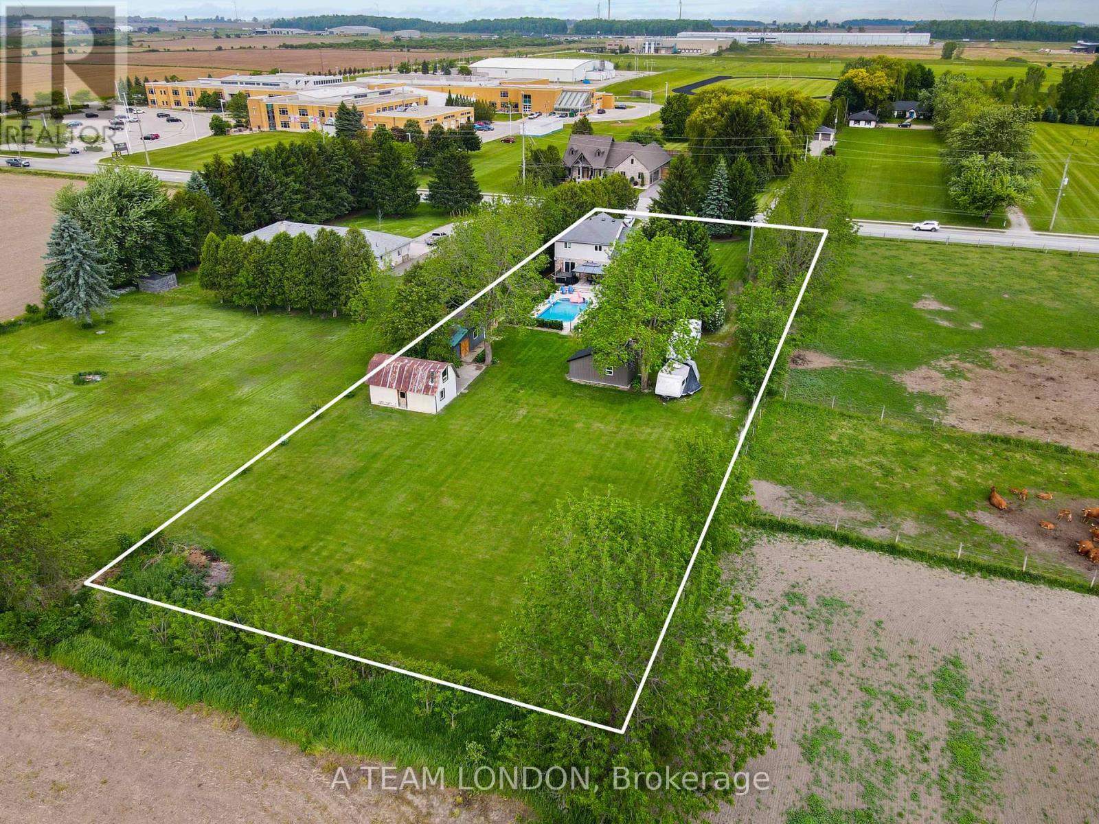 400 Second Street, Strathroy-Caradoc (Ne), Ontario  N7G 3H8 - Photo 26 - X12223795