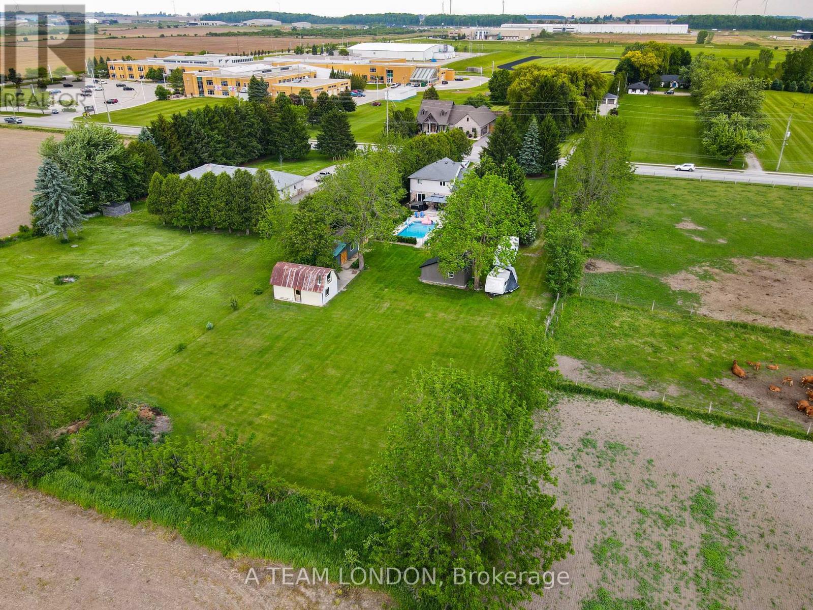 400 Second Street, Strathroy-Caradoc (Ne), Ontario  N7G 3H8 - Photo 27 - X12223795