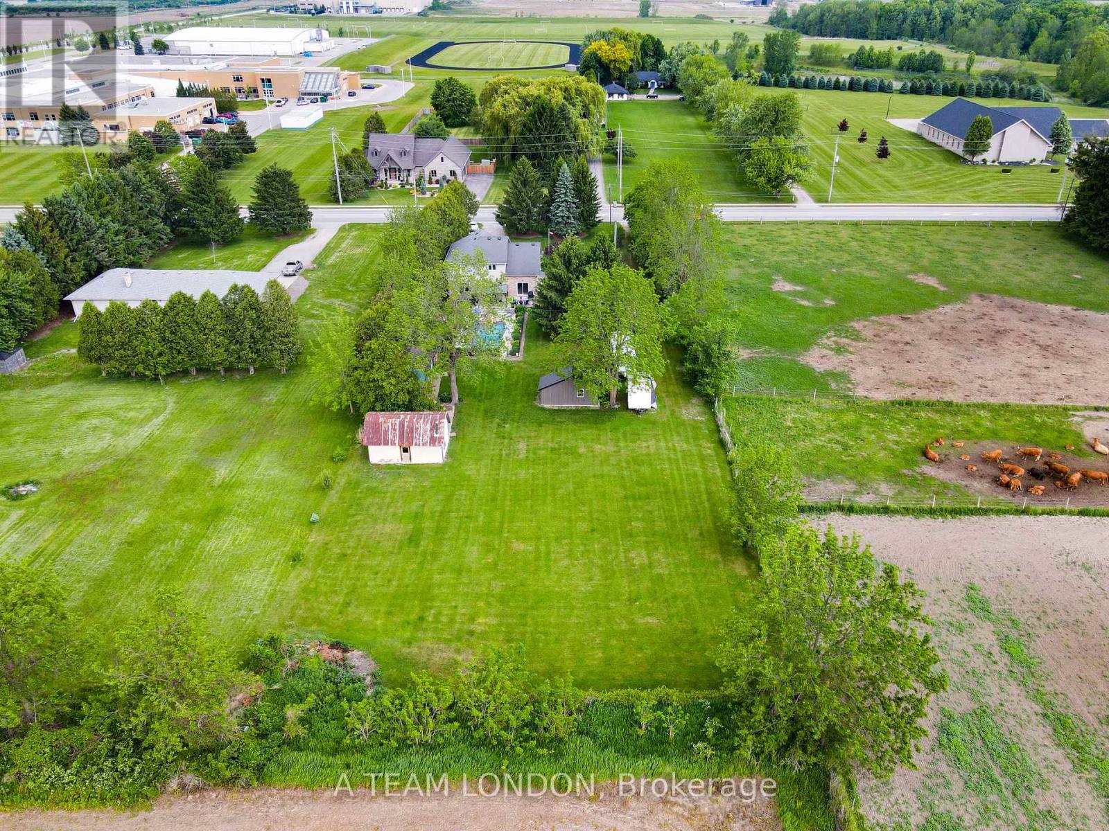400 Second Street, Strathroy-Caradoc (Ne), Ontario  N7G 3H8 - Photo 28 - X12223795
