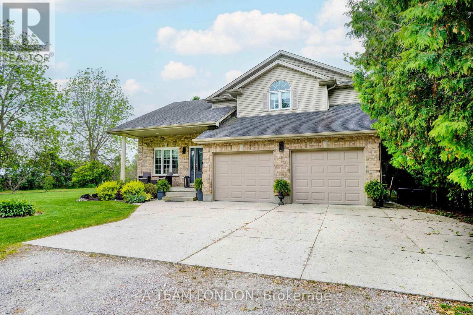 400 Second Street, Strathroy-Caradoc (Ne), Ontario  N7G 3H8 - Photo 7 - X12223795