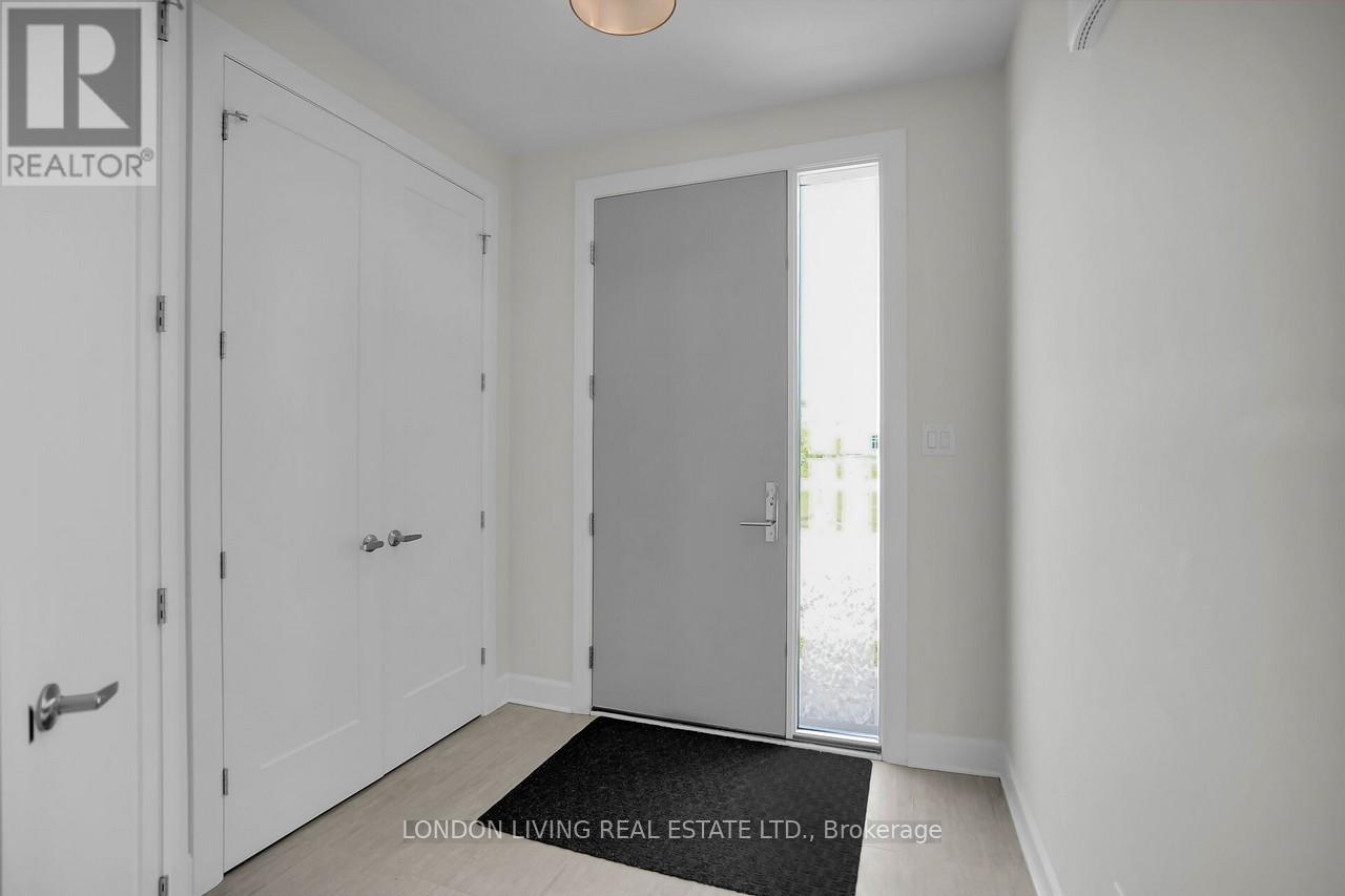 Property at 56 - 499 SOPHIA CRESCENT image 4