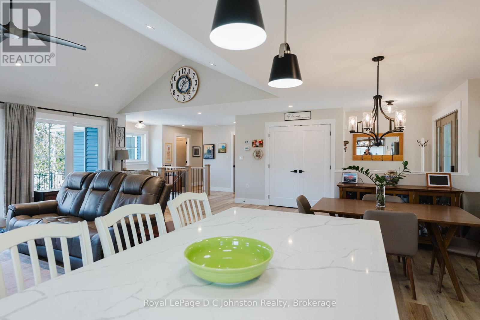 12 Hemlock Street, Saugeen Shores, Ontario N0H 2L0 - Photo 28 - X12117144