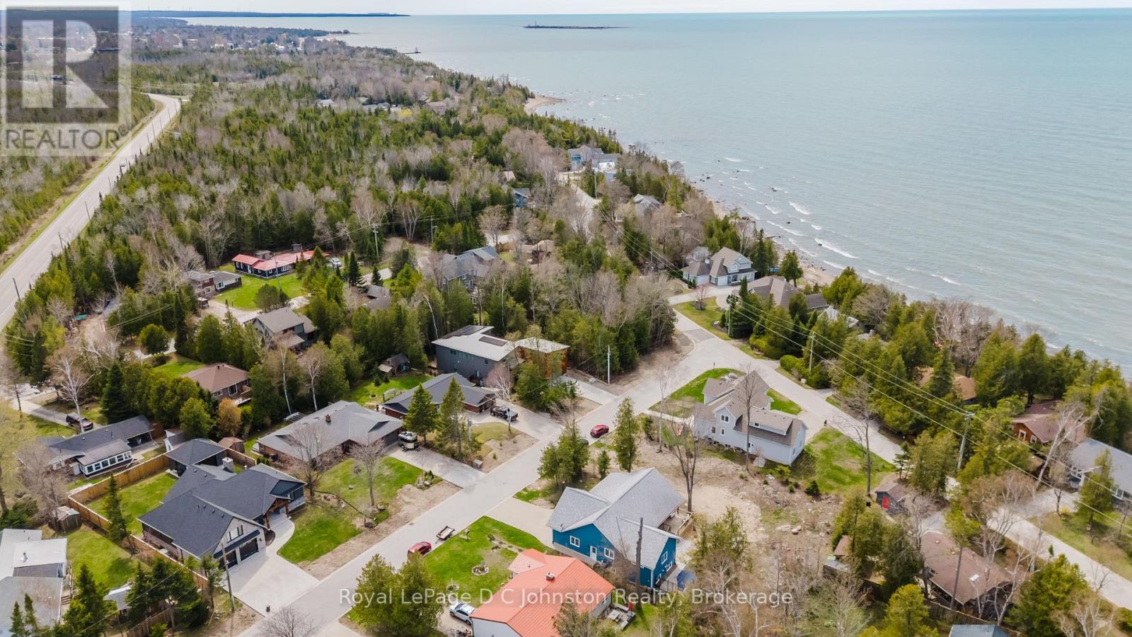 12 Hemlock Street, Saugeen Shores, Ontario N0H 2L0 - Photo 17 - X12117144