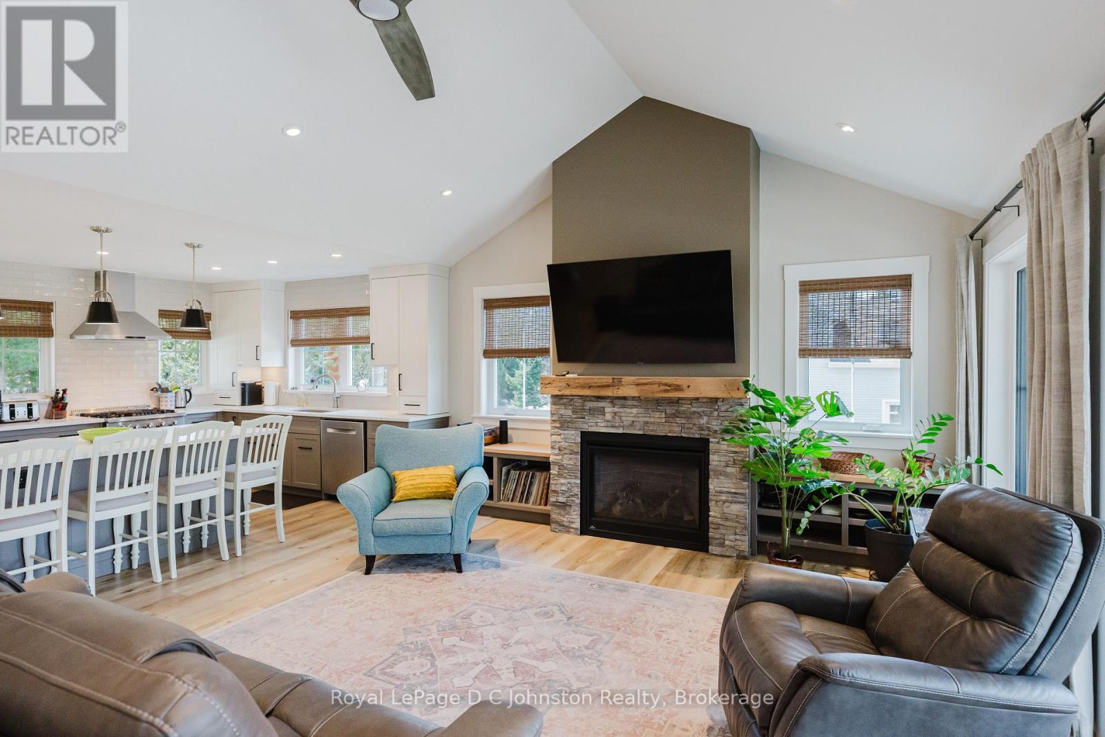 12 Hemlock Street, Saugeen Shores, Ontario N0H 2L0 - Photo 23 - X12117144