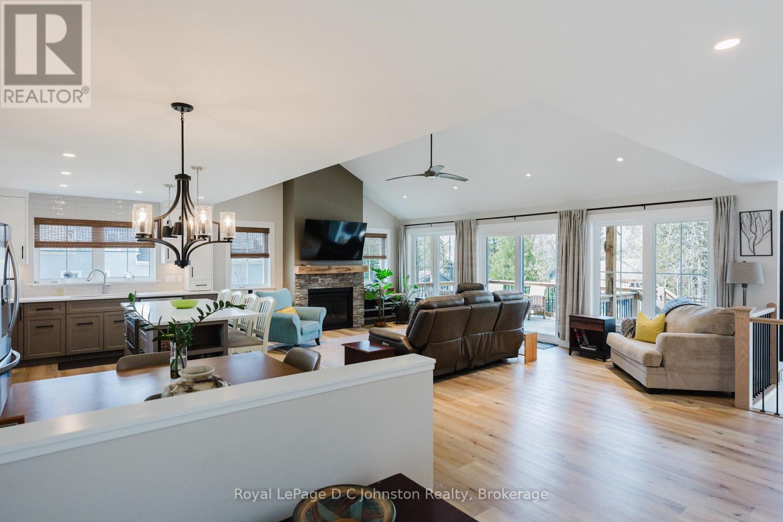 12 Hemlock Street, Saugeen Shores, Ontario N0H 2L0 - Photo 21 - X12117144