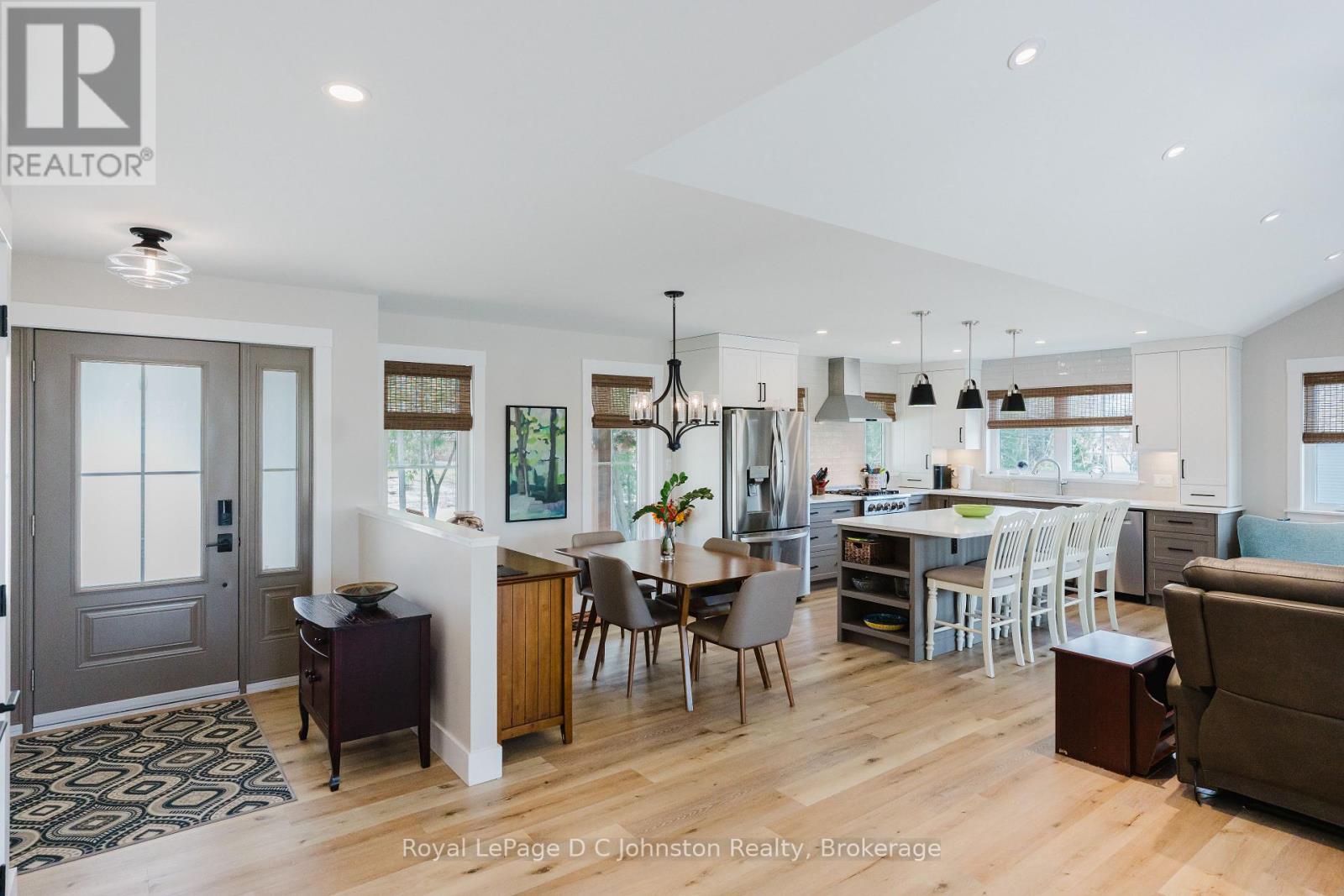 12 Hemlock Street, Saugeen Shores, Ontario N0H 2L0 - Photo 20 - X12117144