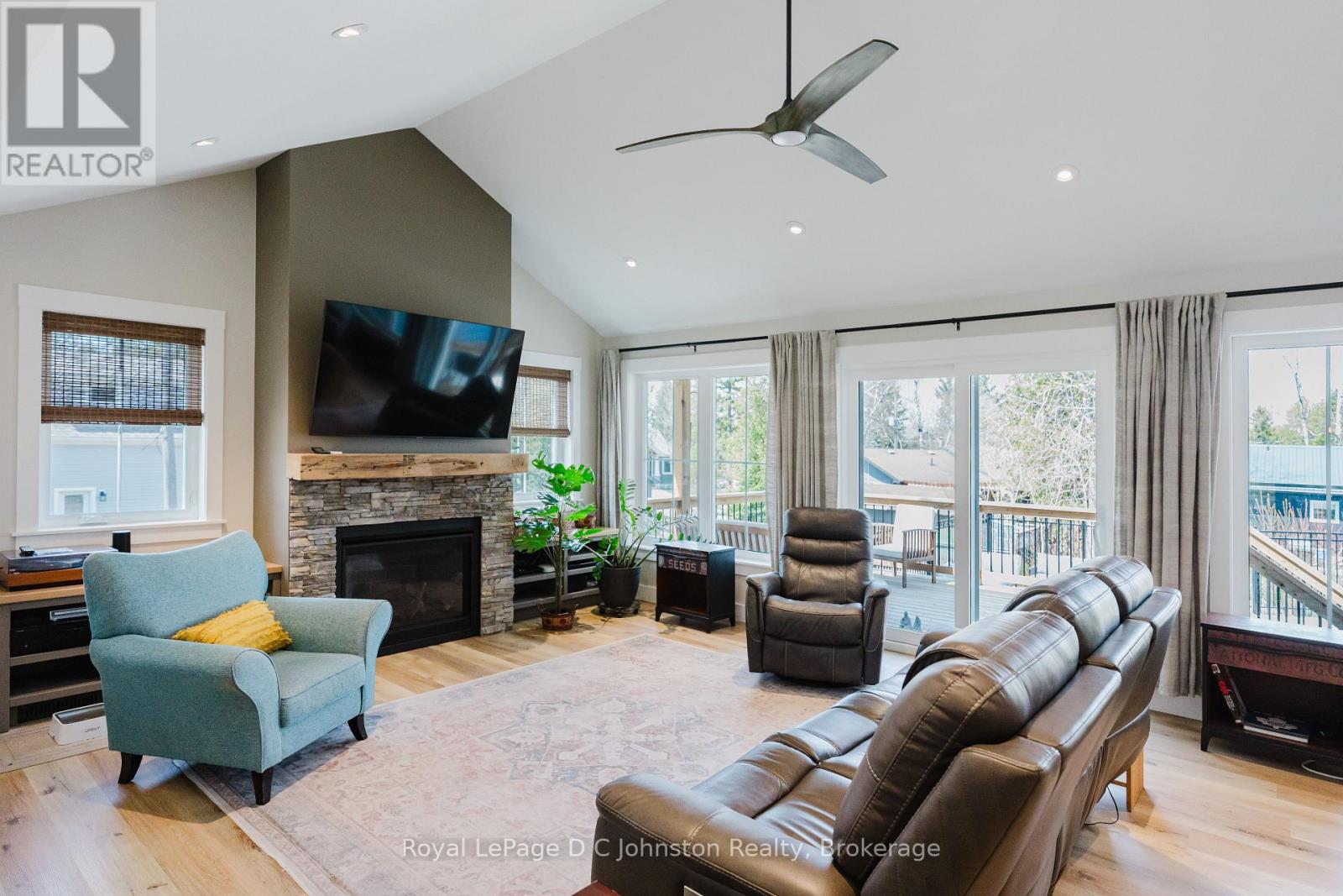 12 Hemlock Street, Saugeen Shores, Ontario N0H 2L0 - Photo 22 - X12117144