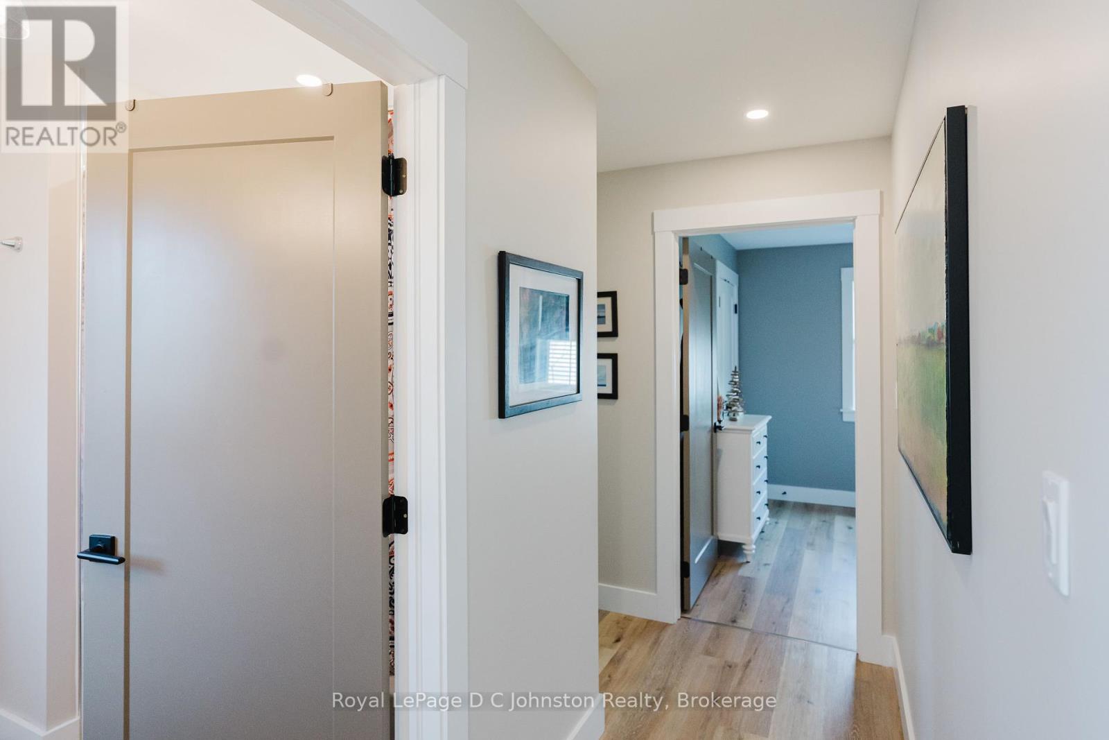 12 Hemlock Street, Saugeen Shores, Ontario N0H 2L0 - Photo 31 - X12117144