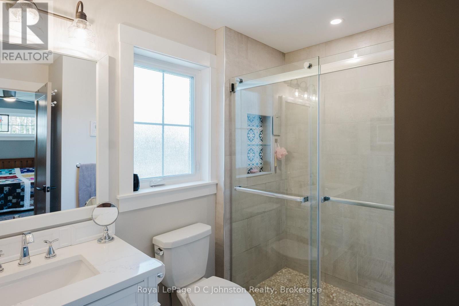 12 Hemlock Street, Saugeen Shores, Ontario N0H 2L0 - Photo 37 - X12117144