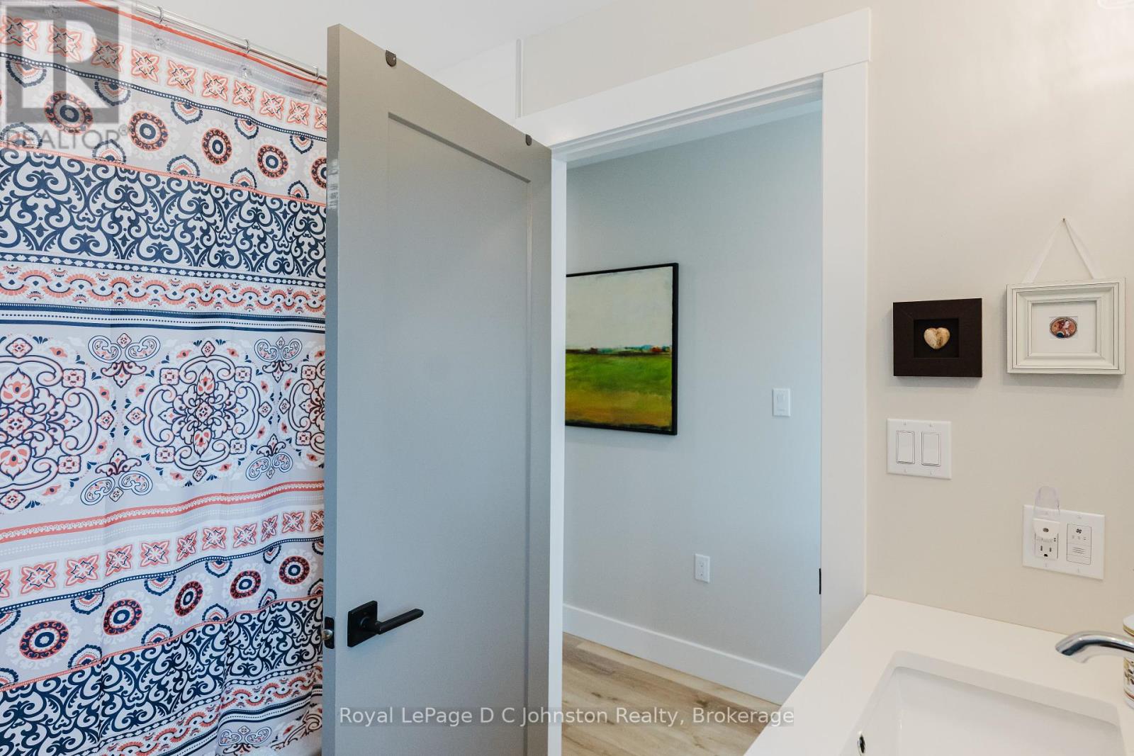 12 Hemlock Street, Saugeen Shores, Ontario N0H 2L0 - Photo 33 - X12117144