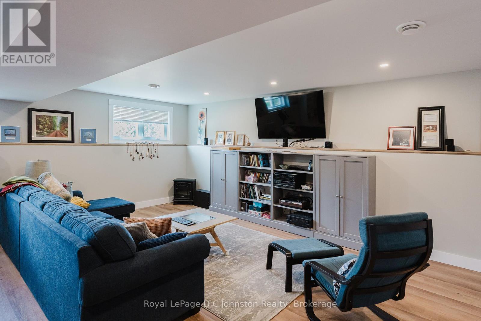 12 Hemlock Street, Saugeen Shores, Ontario N0H 2L0 - Photo 40 - X12117144