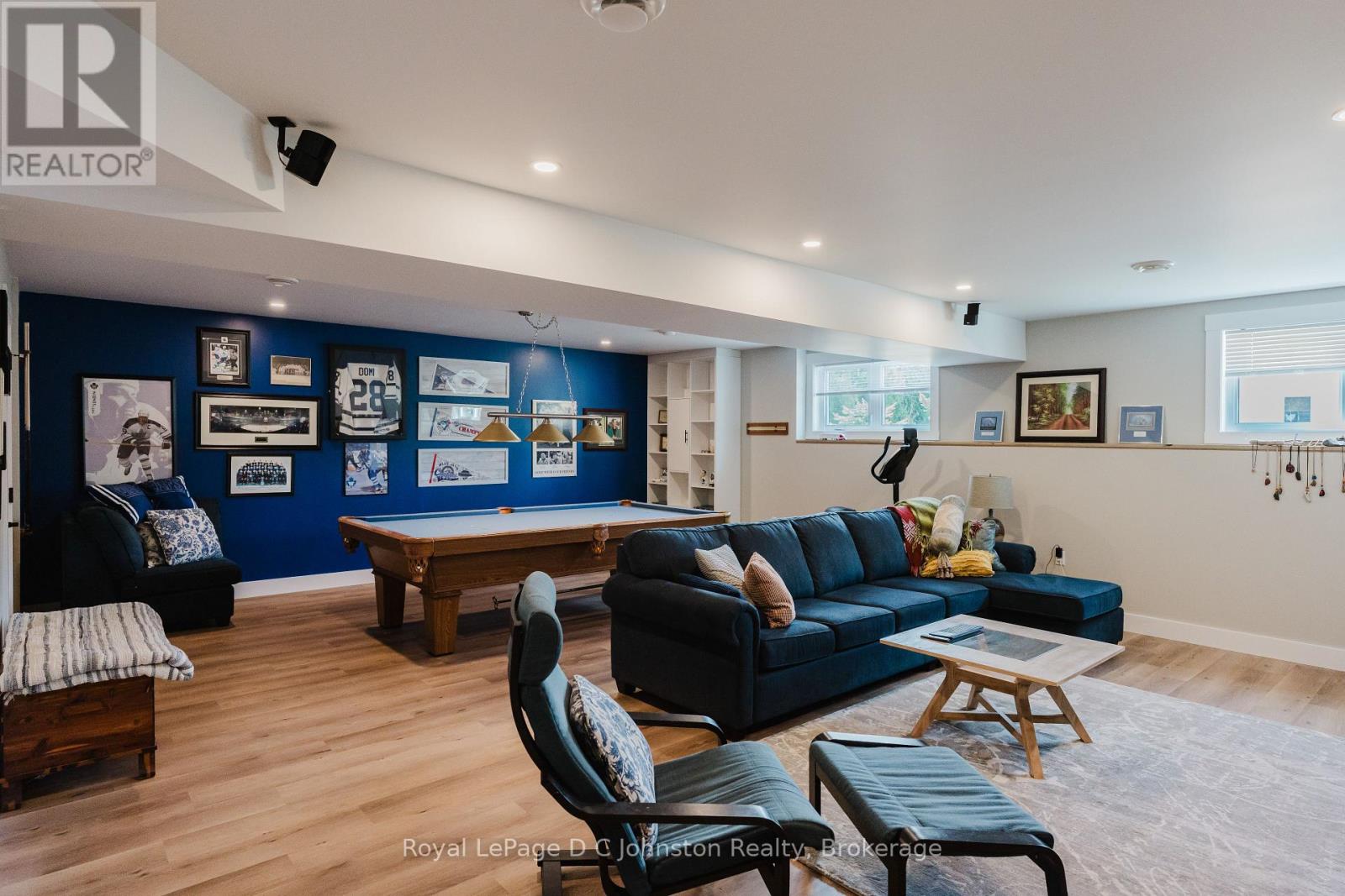 12 Hemlock Street, Saugeen Shores, Ontario N0H 2L0 - Photo 38 - X12117144