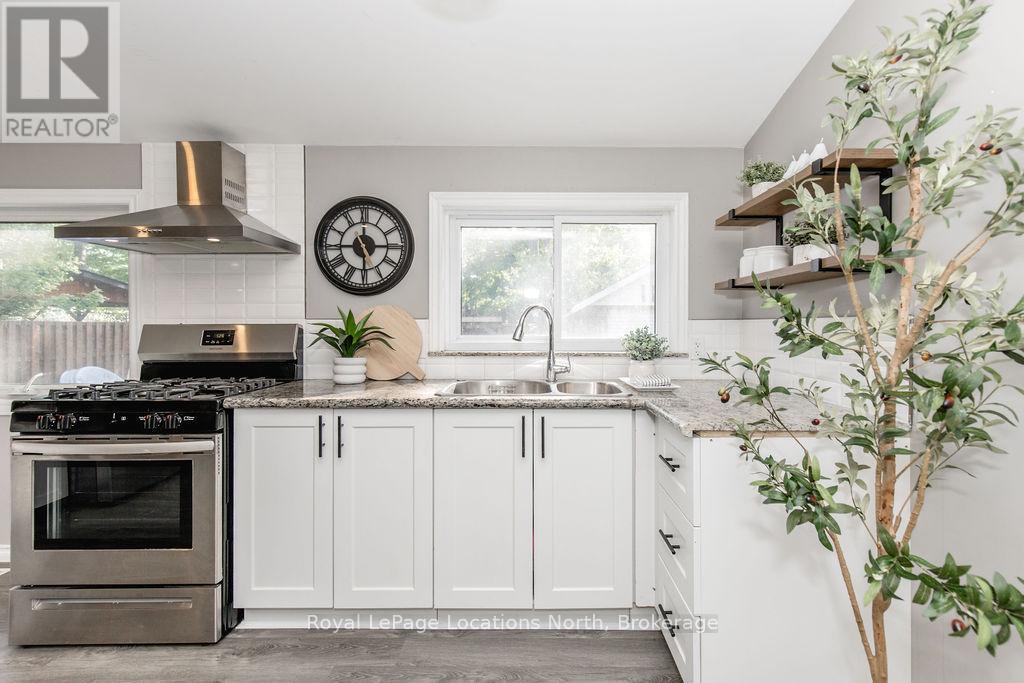 497 Oxbow Park Drive, Wasaga Beach, Ontario  L9Z 2T9 - Photo 12 - S12223859