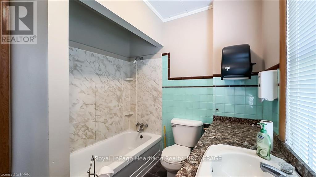 405 Queen St, North Huron (Blyth), Ontario  N0M 1H0 - Photo 6 - X10780940