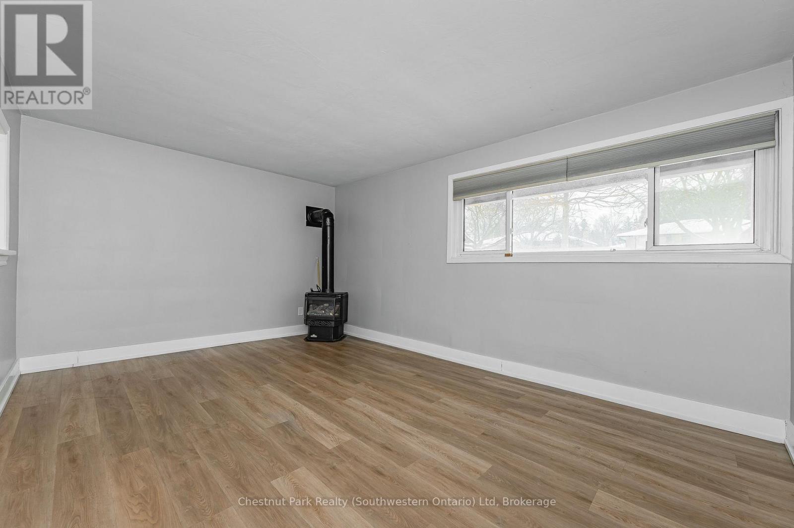 201 Alma Street N, Guelph, Ontario  N1H 5X9 - Photo 33 - X12223950
