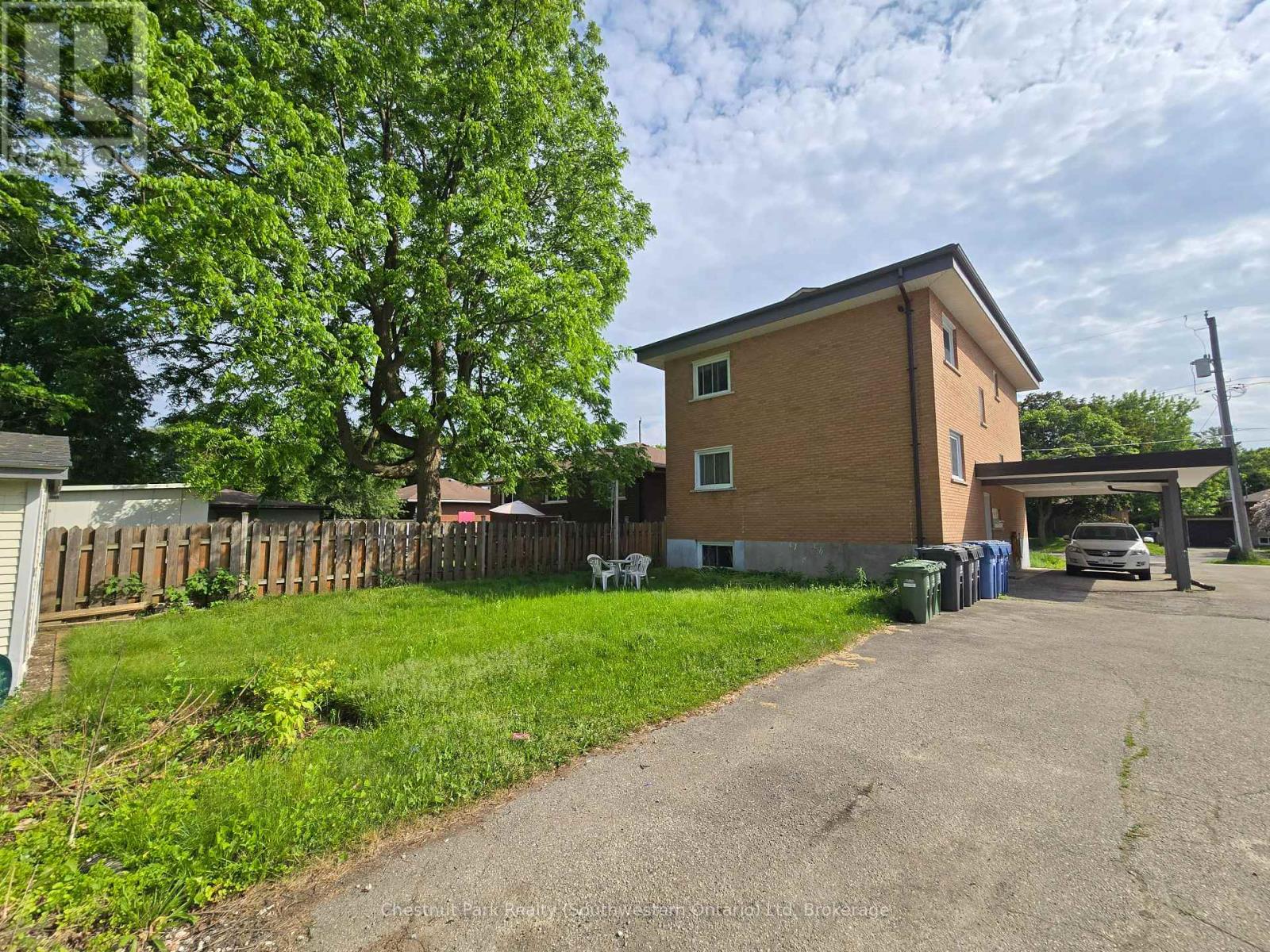 Property at 201 ALMA STREET N image 2