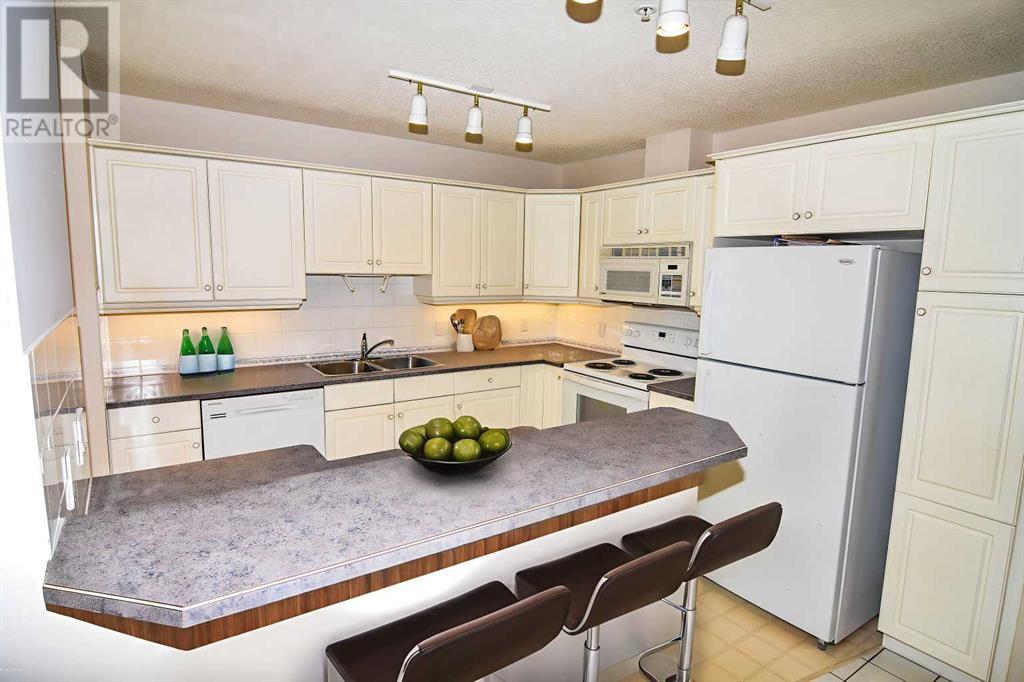 Property at 204, 2144 Paliswood Road SW image 3