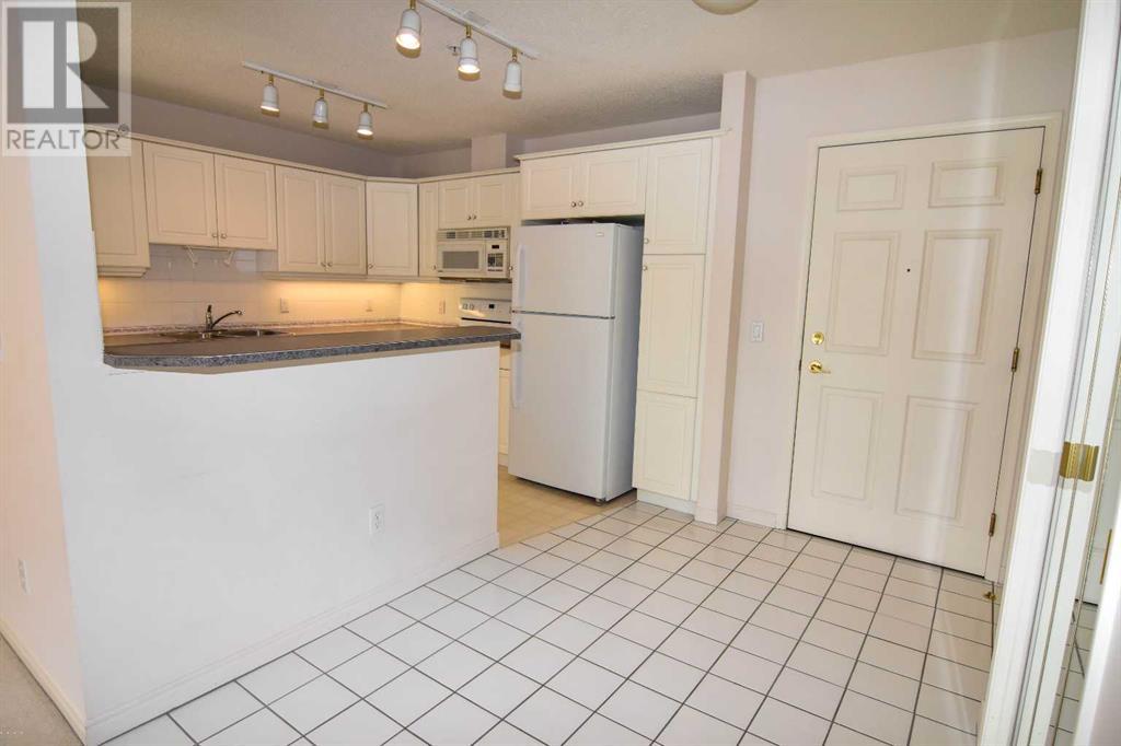 Property at 204, 2144 Paliswood Road SW image 4