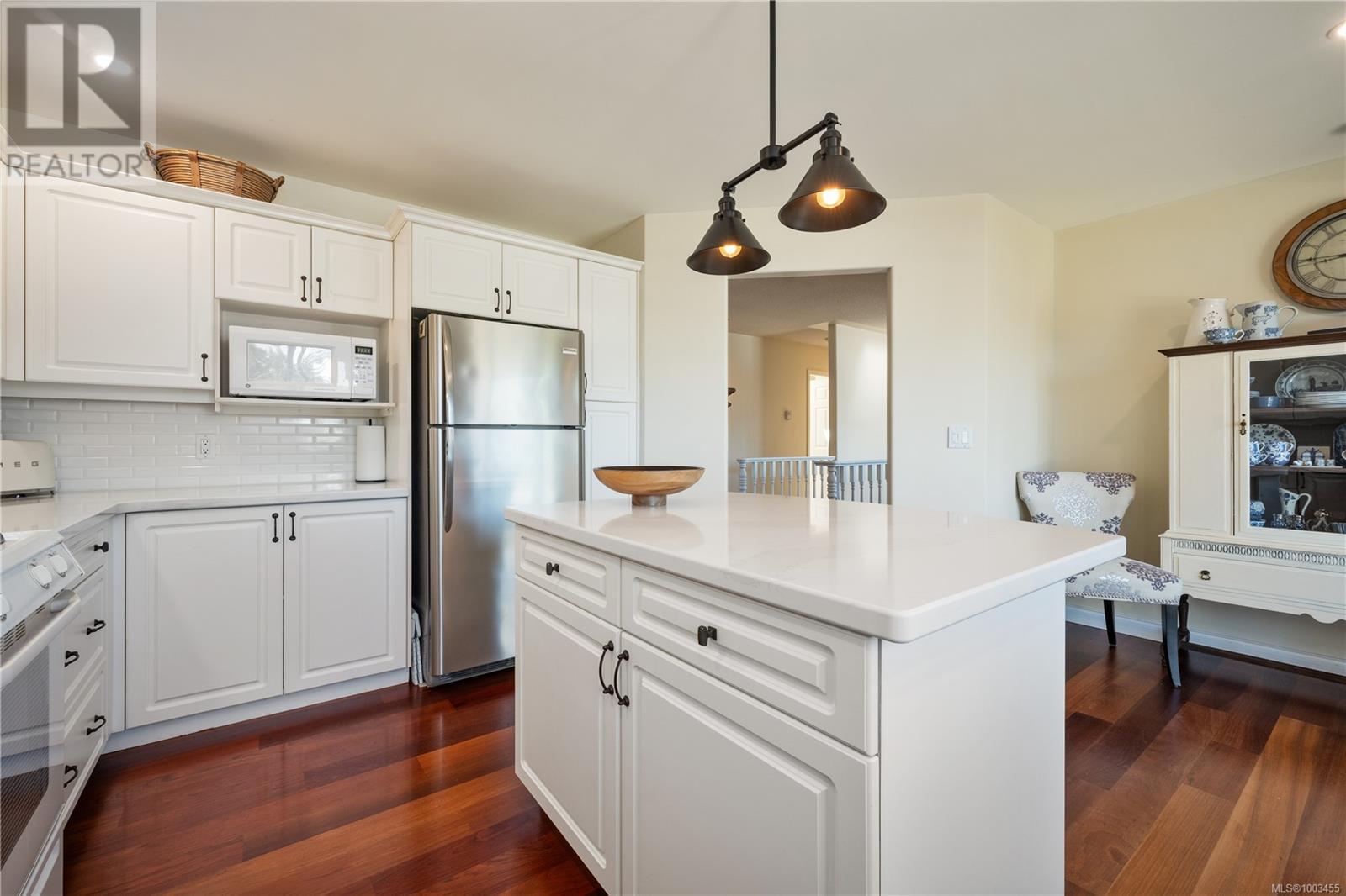 Property at 5351 Highridge Pl image 4
