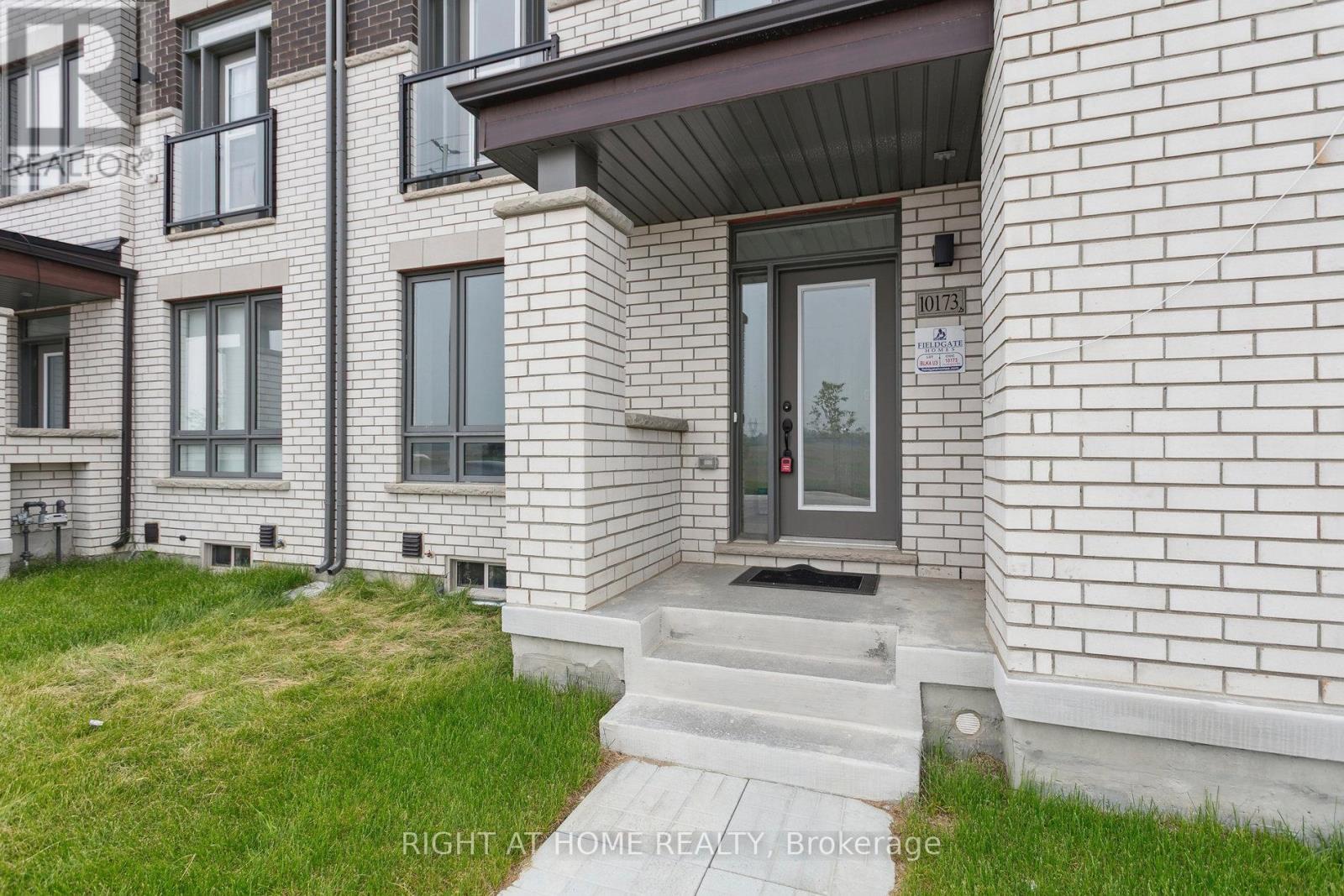 Property at 10173 HUNTINGTON ROAD image 2