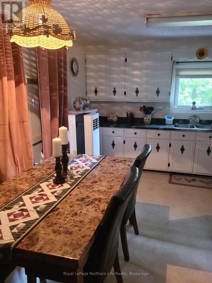 550 Division Street, Mattawa, Ontario  P0H 1V0 - Photo 5 - X12223911