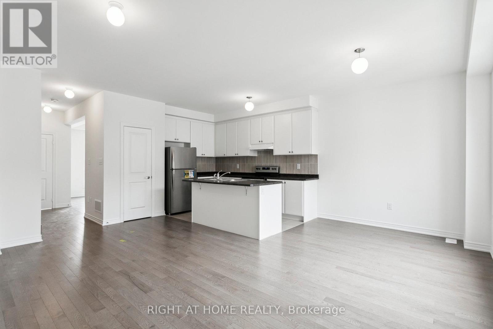 Property at 10173 HUNTINGTON ROAD image 3