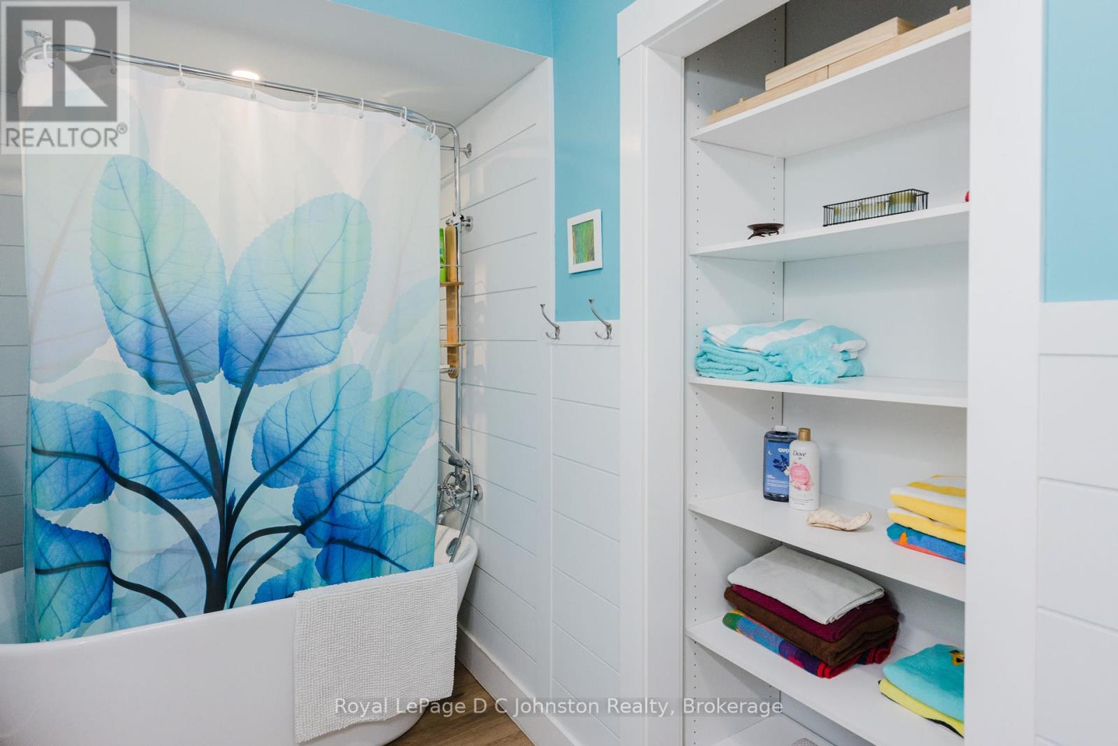 12 Hemlock Street, Saugeen Shores, Ontario N0H 2L0 - Photo 48 - X12117144