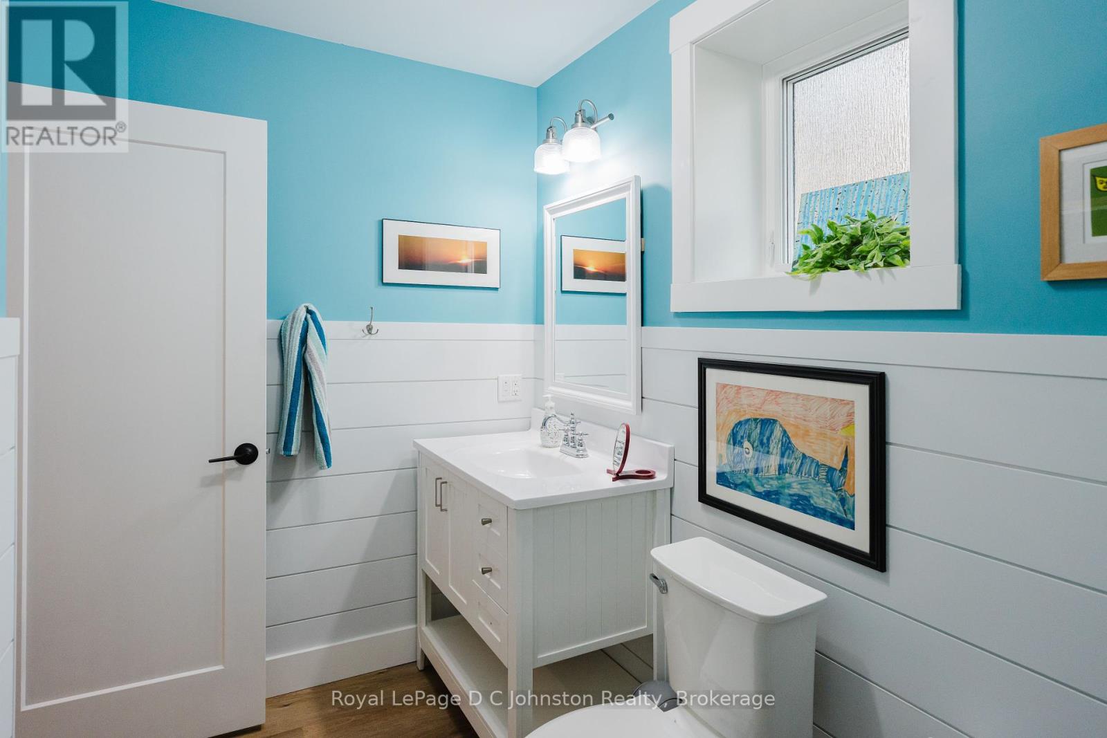 12 Hemlock Street, Saugeen Shores, Ontario N0H 2L0 - Photo 49 - X12117144