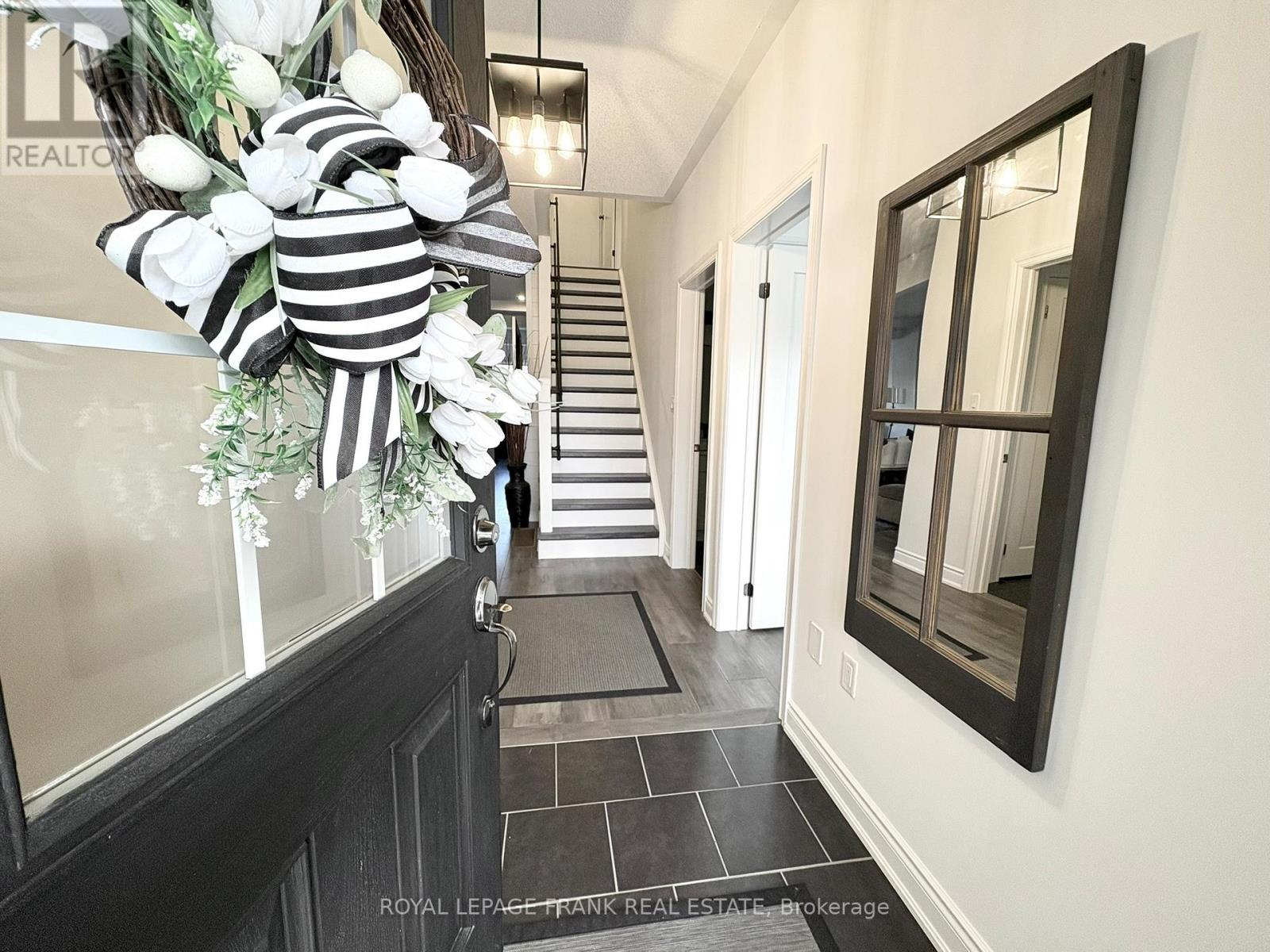 Property at 1540 DUNEDIN CRESCENT image 4