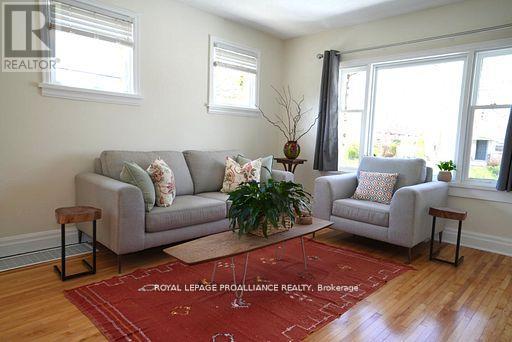Property at 384 D'ARCY STREET image 4
