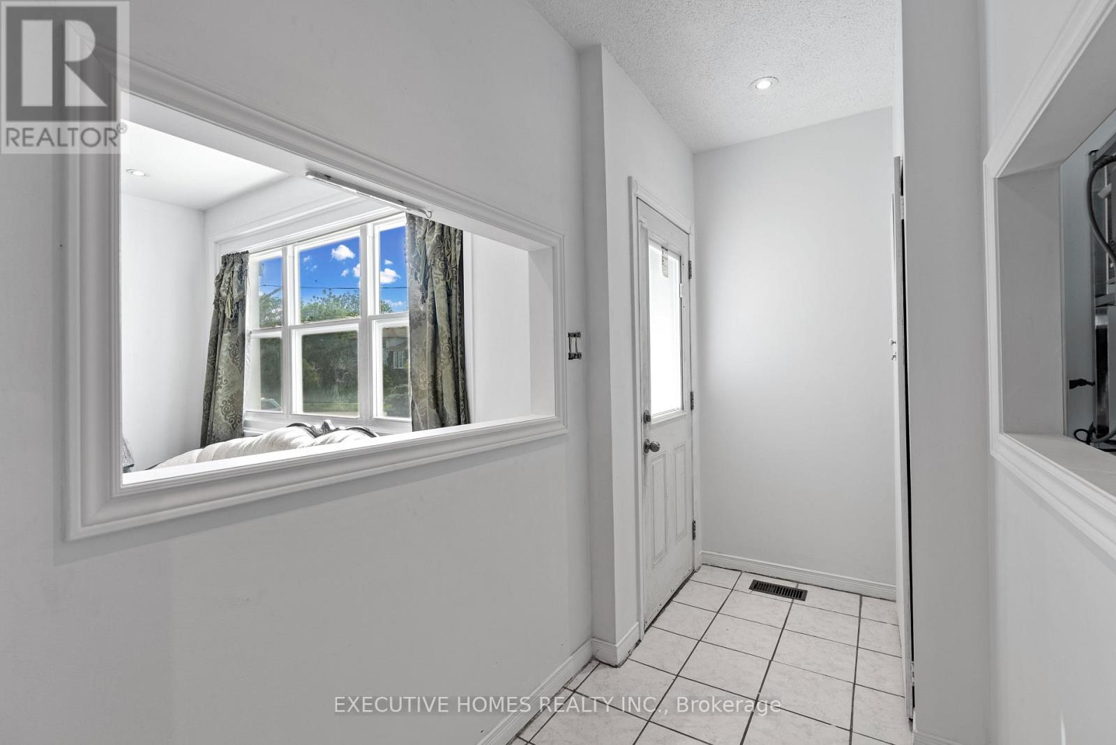 Property at 3694 QUEENSTON DRIVE image 3