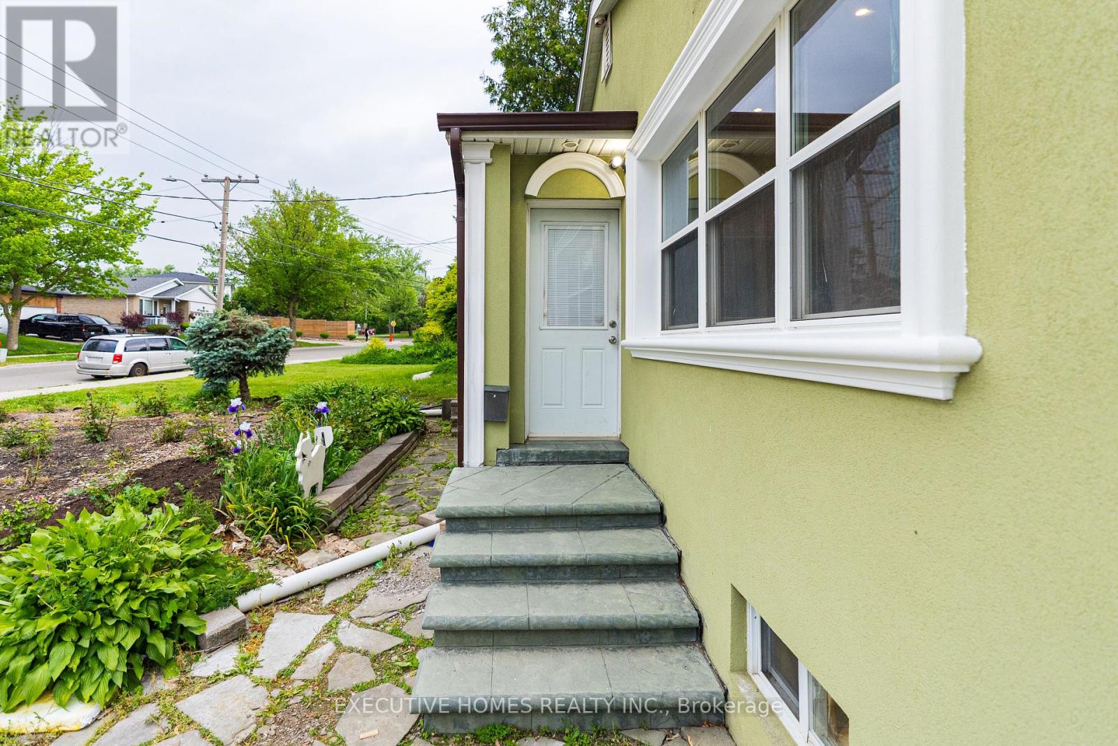 Property at 3694 QUEENSTON DRIVE image 2