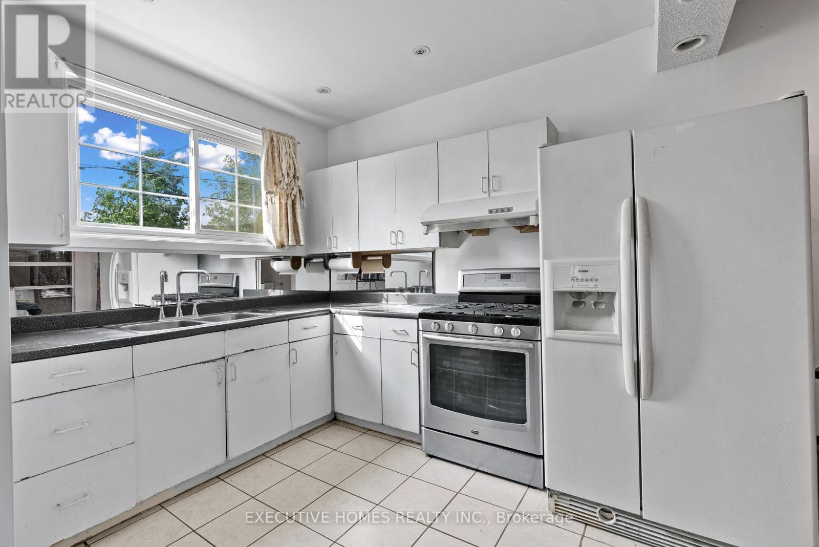 Property at 3694 QUEENSTON DRIVE image 5