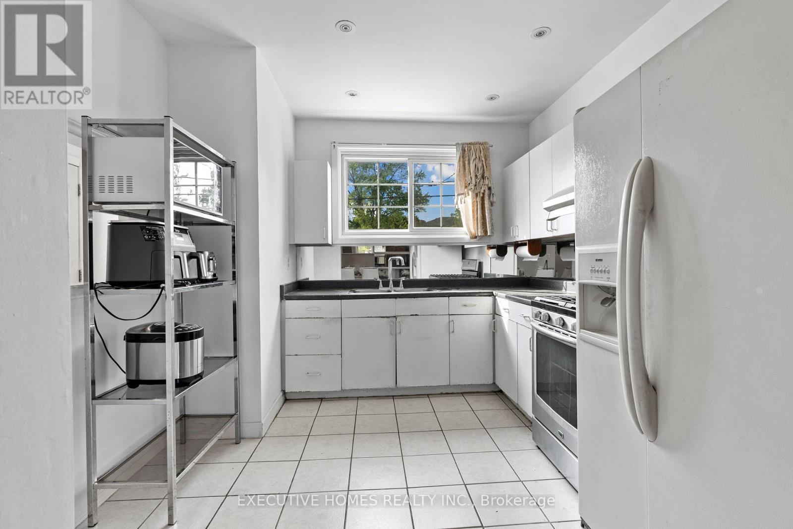 Property at 3694 QUEENSTON DRIVE image 4