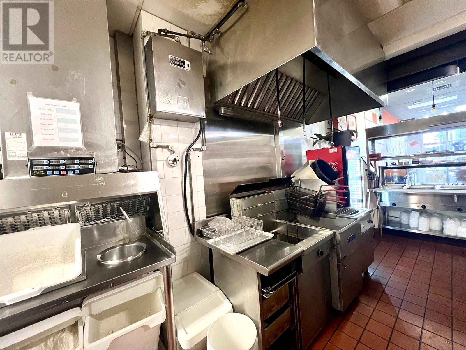 8631 Granville Street, Vancouver, British Columbia  V6P 5A2 - Photo 9 - C8066934