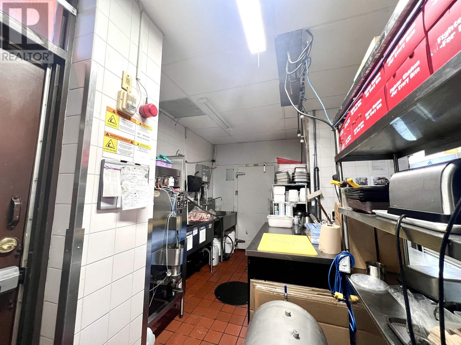 8631 Granville Street, Vancouver, British Columbia  V6P 5A2 - Photo 11 - C8066934