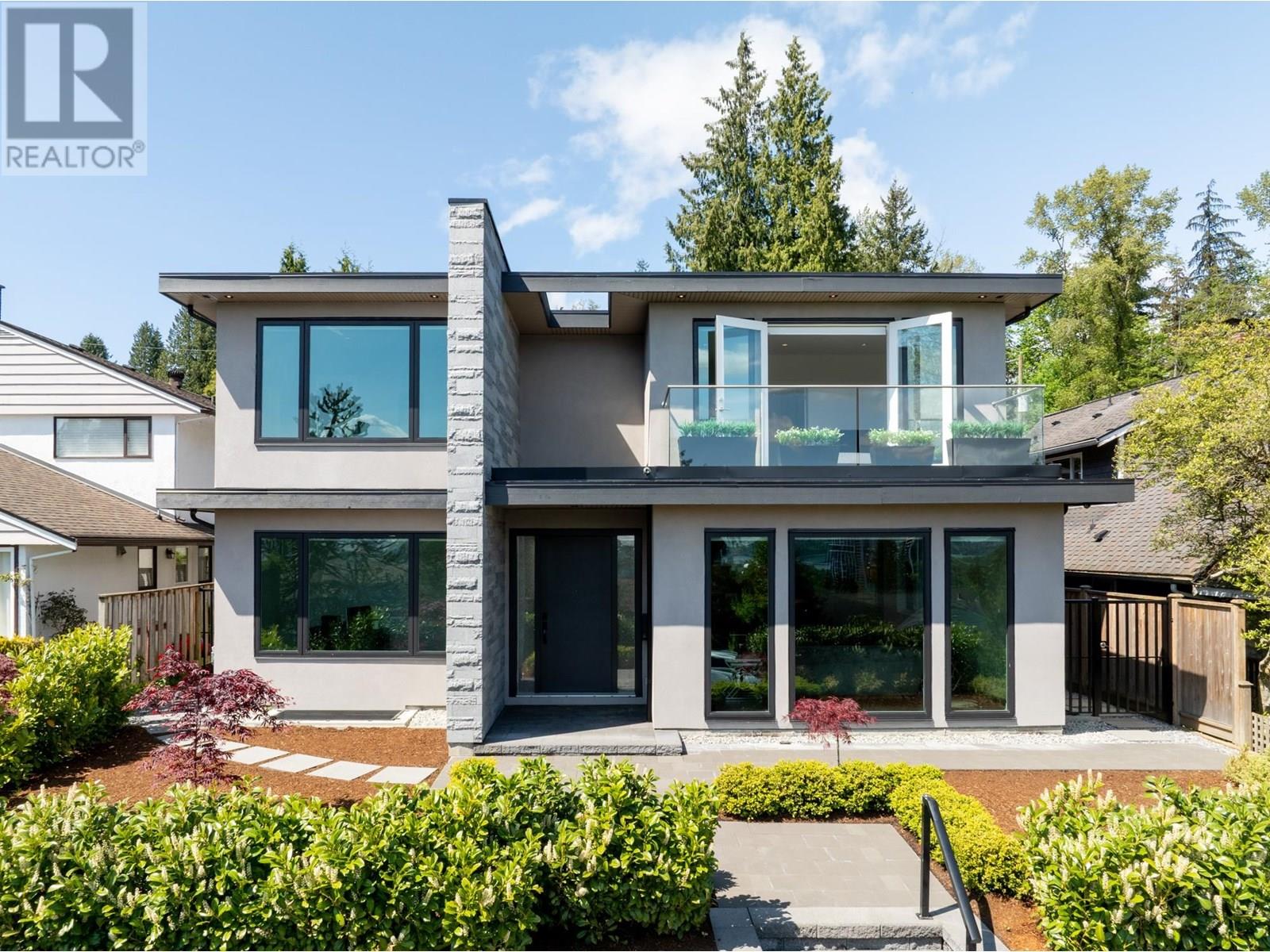 Property at 1052 CALVERHALL STREET image 1
