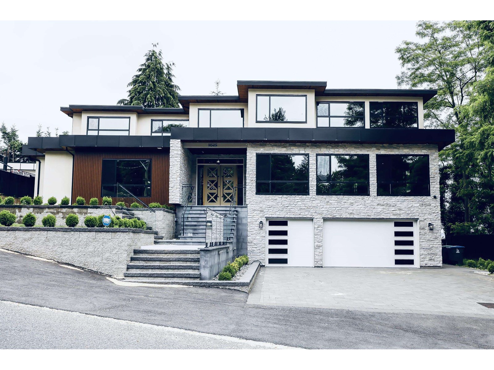 Property at 11525 140 STREET image 1