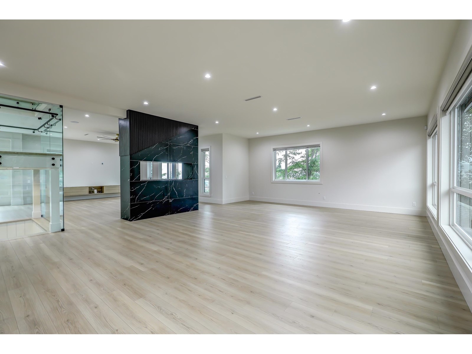 Property at 11525 140 STREET image 3