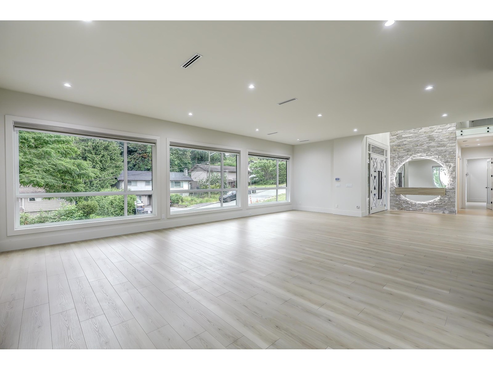 Property at 11525 140 STREET image 4