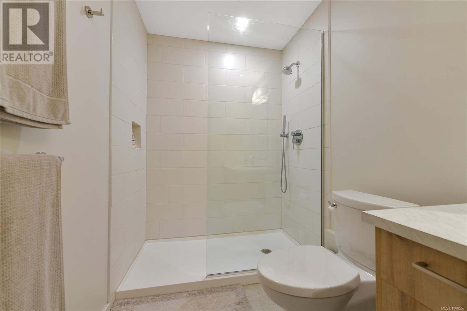 Property at 297 Wood Dale Dr image 4