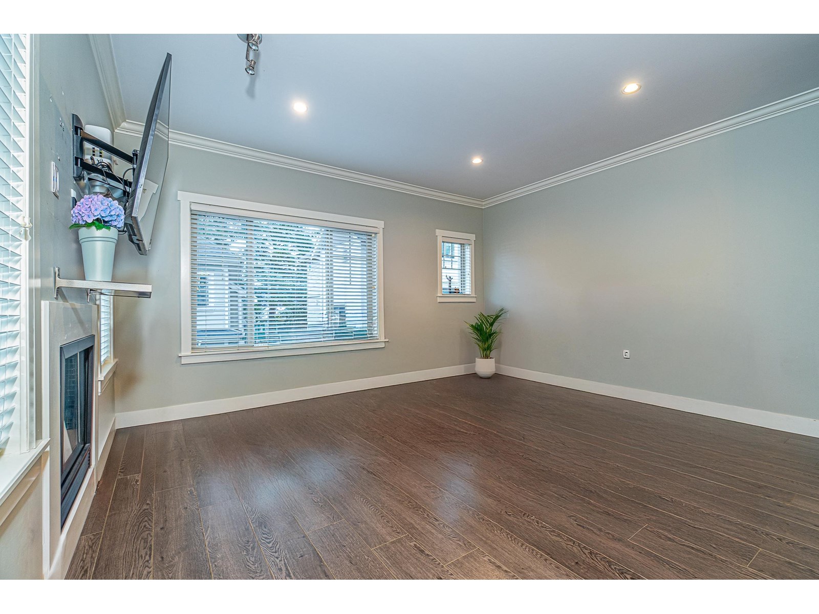 Property at 1 19097 64 AVENUE image 5